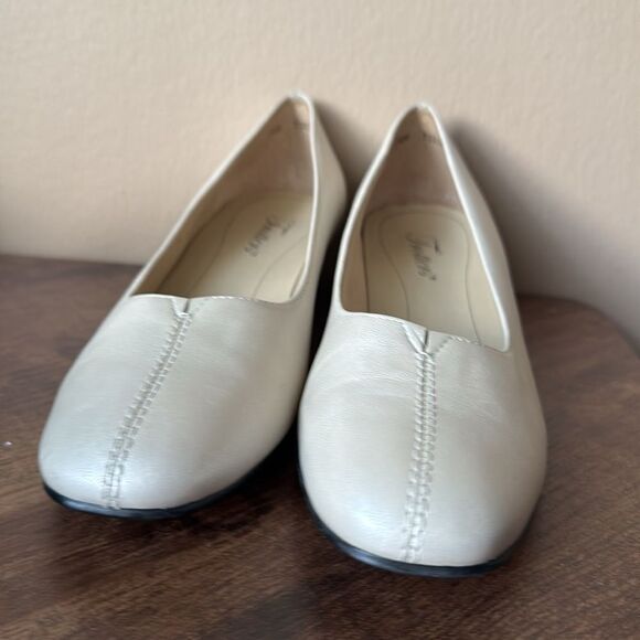 Trotters Elegant Cream heels size 7.5 N - Picture 4 of 11